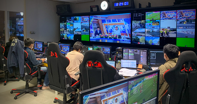 静岡新聞と同じグループに属する静岡放送の放送オペレーションルーム